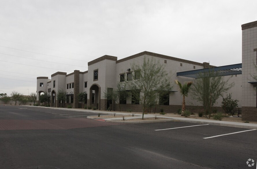 More Photos Of 470 E Warner Rd, Chandler Warehouse For Lease