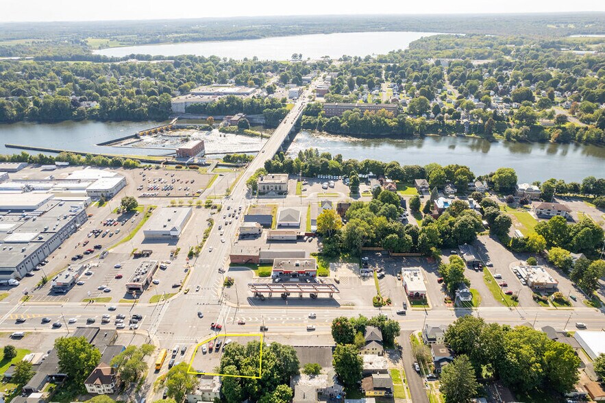 More Photos Of 203 E Broadway, Fulton Storefront Retail Office For Sale