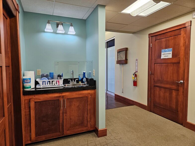 More Photos Of 2416 Pennsylvania Ave, Weirton Medical For Lease