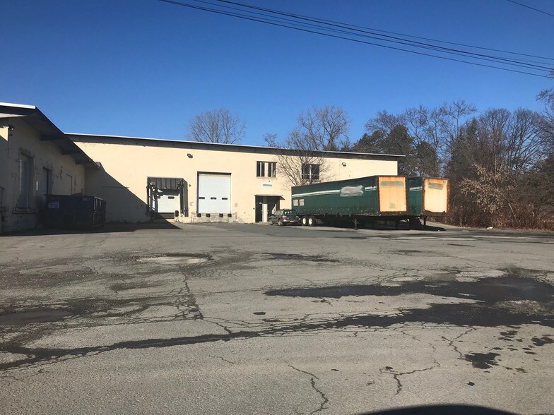 More Photos Of 16 Commercial Ave, Albany Warehouse For Lease