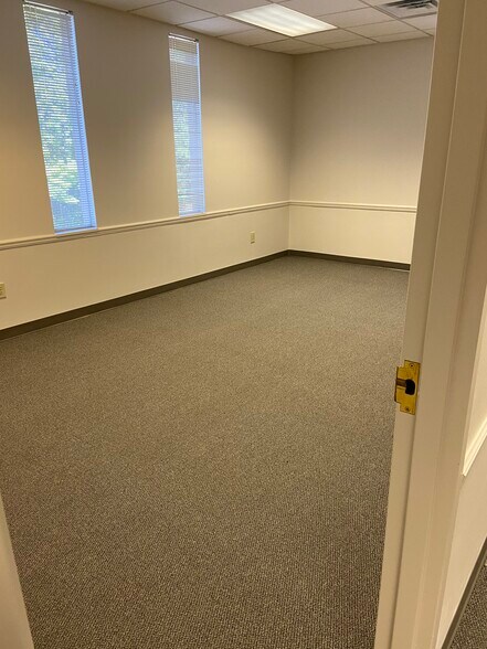 More Photos Of 333 Sandy Springs Cir NE, Sandy Springs Office For Lease