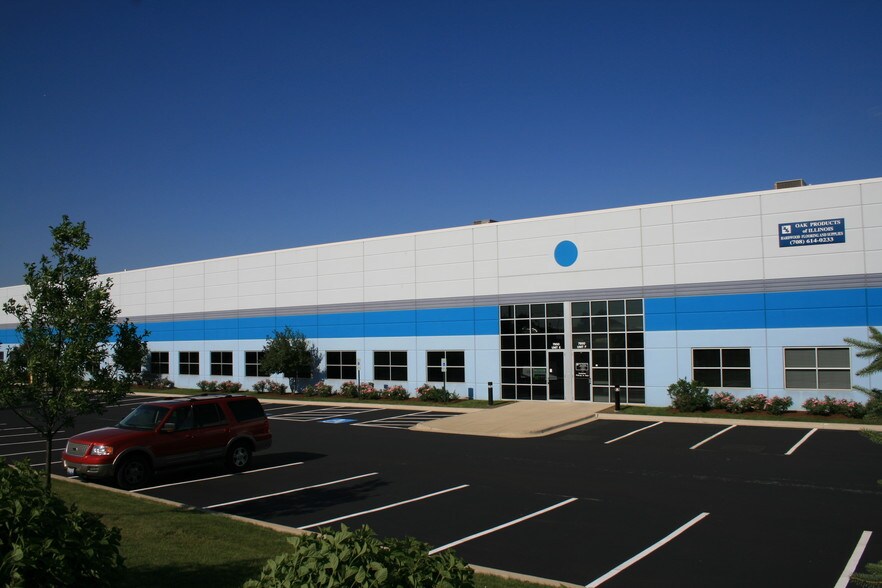 More Photos Of 7950 W 185th St, Tinley Park Warehouse For Lease