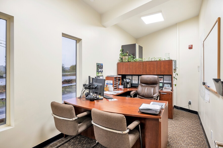 More Photos Of 13003 Tukwila International Blvd, Tukwila Warehouse For Sale