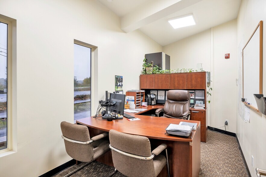More Photos Of 13003 Tukwila International Blvd, Tukwila Warehouse For Sale
