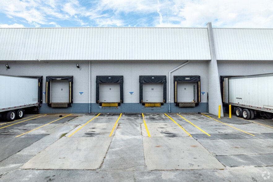 More Photos Of 6930 San Tomas Rd, Elkridge Warehouse For Lease