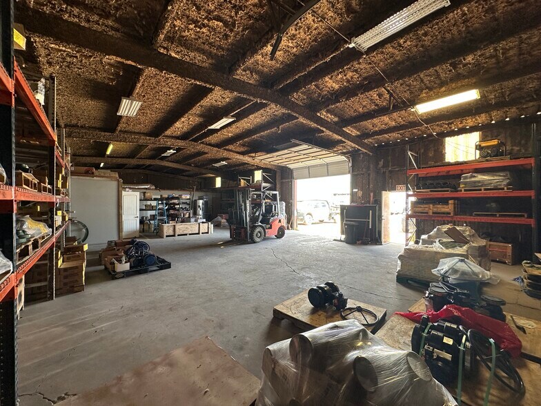 More Photos Of 1300 W County Road 114, Midland Warehouse For Lease