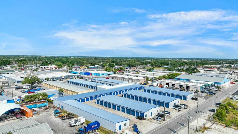 More Photos Of 249-268 Seaboard Ave, Venice Warehouse For Lease