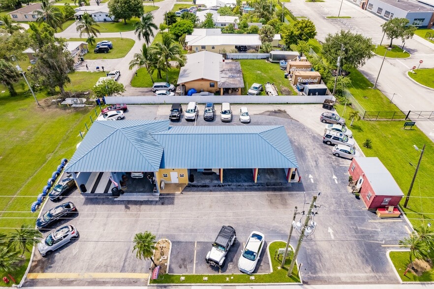 More Photos Of 400 NW Avenue L, Belle Glade Auto Dealership For Sale