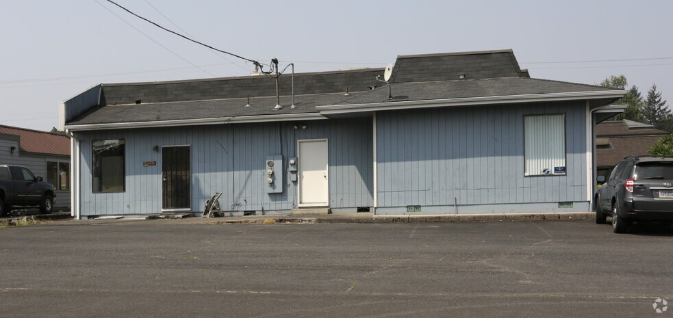 More Photos Of 1080 N 1st St, Stayton Office For Lease