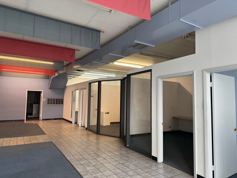 More Photos Of 2124 Hollywood Blvd, Hollywood Freestanding For Lease