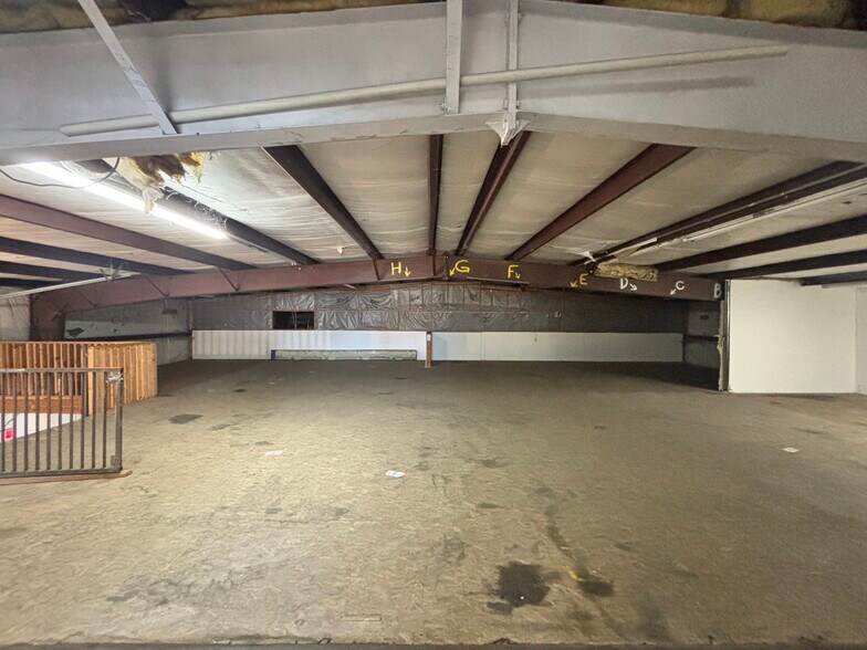More Photos Of 2618 Cherry Ave NE, Salem Industrial For Sale