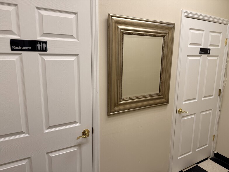 More Photos Of 350-400 E Economy Rd, Morristown Freestanding For Lease