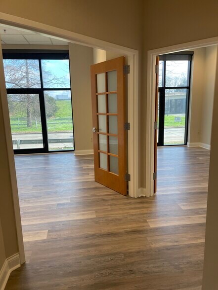 More Photos Of 715 N Church St, Charlotte Office For Sale