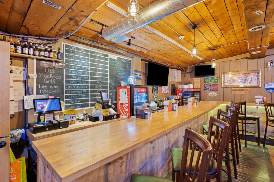 More Photos Of 107 Maple St, Barnstead Restaurant For Sale