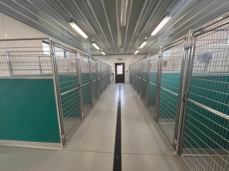 More Photos Of 191 Wallins Corners Rd, Amsterdam Medical For Sale