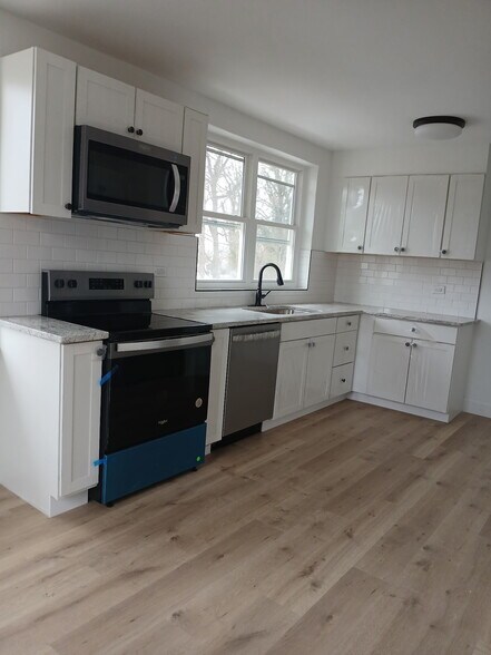More Photos Of 1026 Greenslake Rd, East Ridge Apartments For Sale
