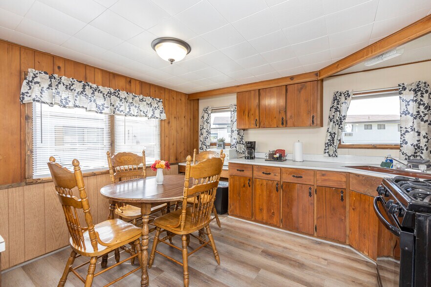 More Photos Of 6100 M-68 Hwy, Indian River Hotel For Sale