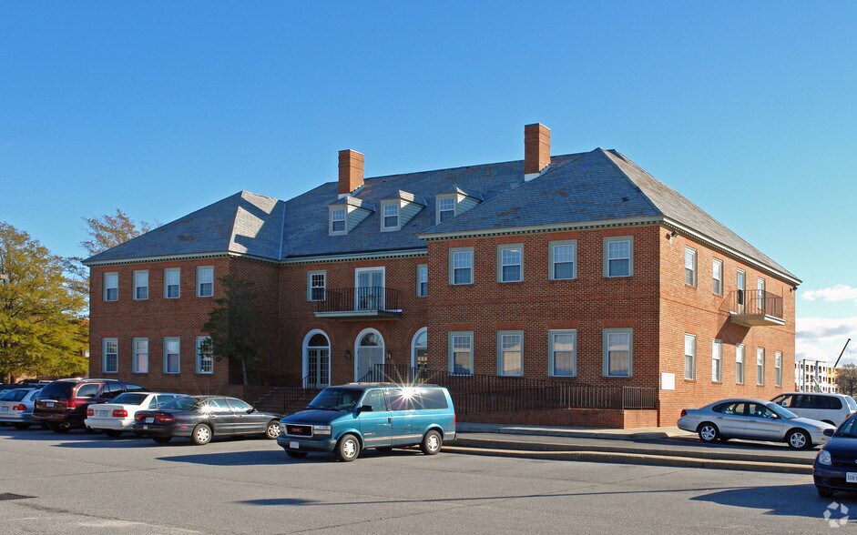 More Photos Of 425 W 20th St, Norfolk Medical For Sale