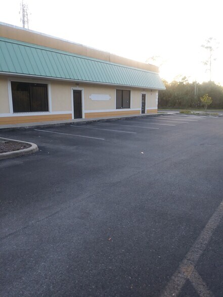 More Photos Of 4847 E Price Blvd, North Port Storefront For Lease