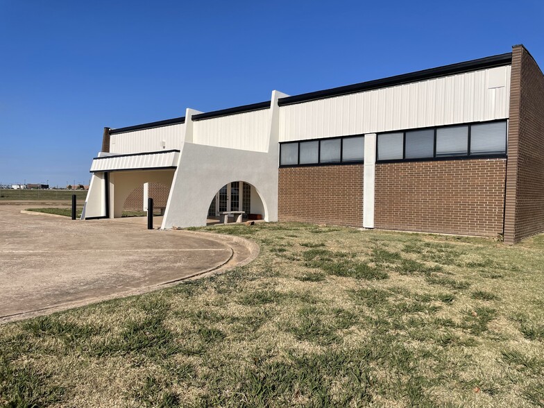 Primary Photo Of 1923 Atchison Dr, Norman Office For Lease