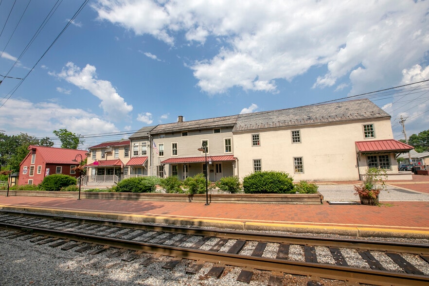 More Photos Of 30 W Bridge St, New Hope Freestanding For Lease