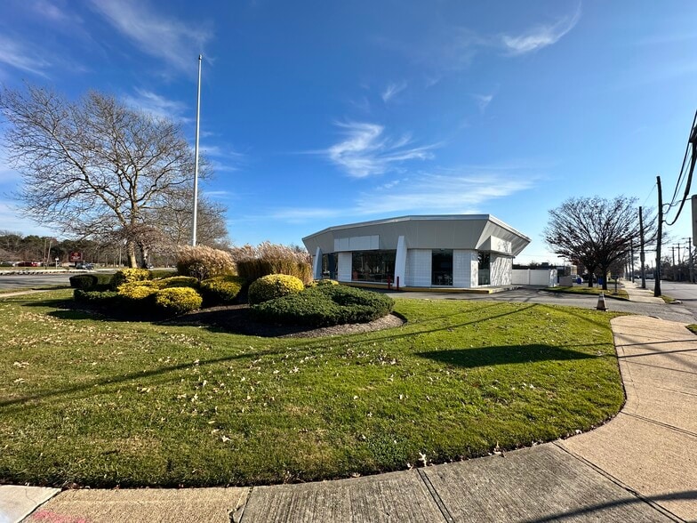 More Photos Of 3850 Veterans Memorial Hwy, Bohemia Fast Food For Lease