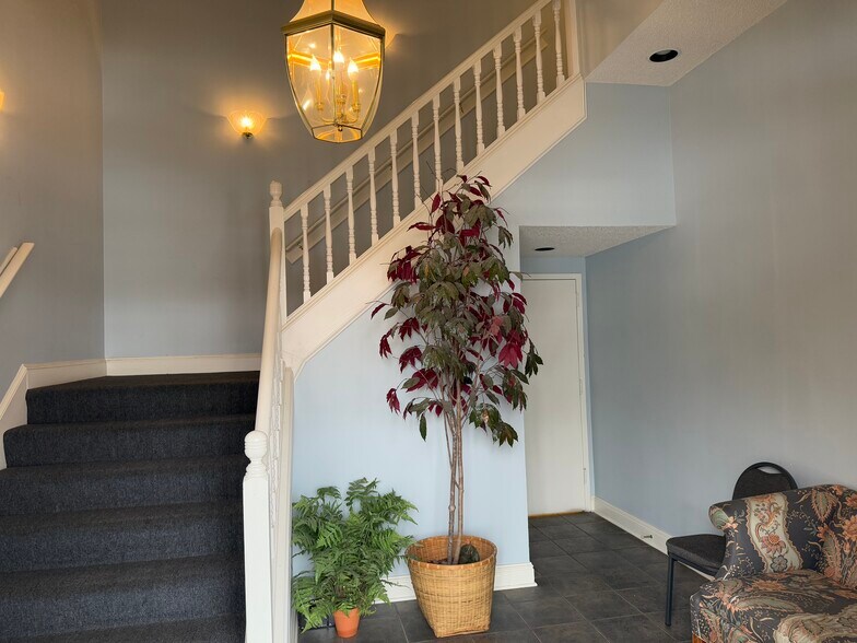 More Photos Of 2755 Summer Oaks Dr, Bartlett Office Residential For Lease