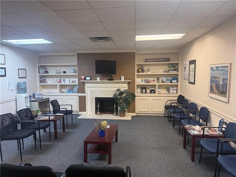 More Photos Of 63 Shaker Rd, Albany Medical For Sale