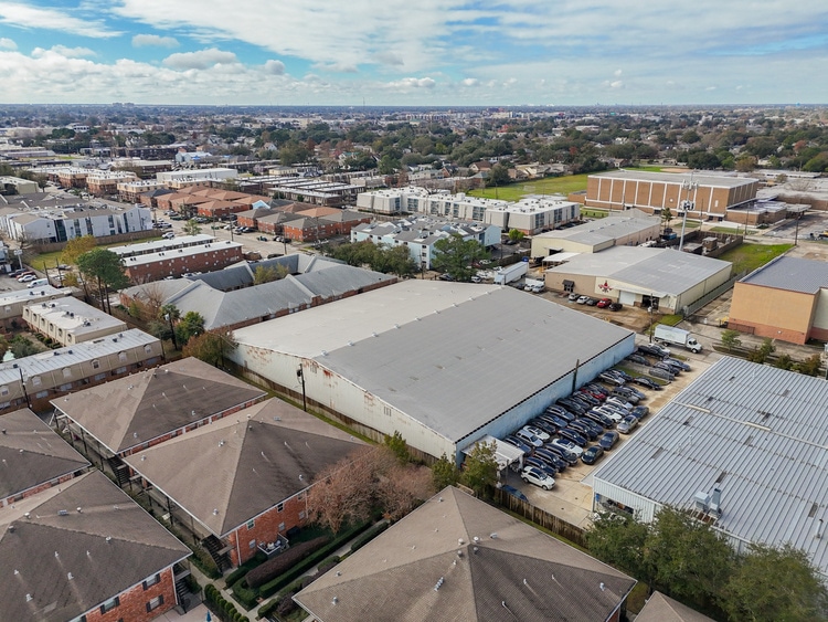 More Photos Of 4305 Hessmer Ave, Metairie Distribution For Sale