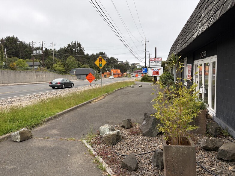 More Photos Of 3001 SW Highway 101, Lincoln City Warehouse For Lease
