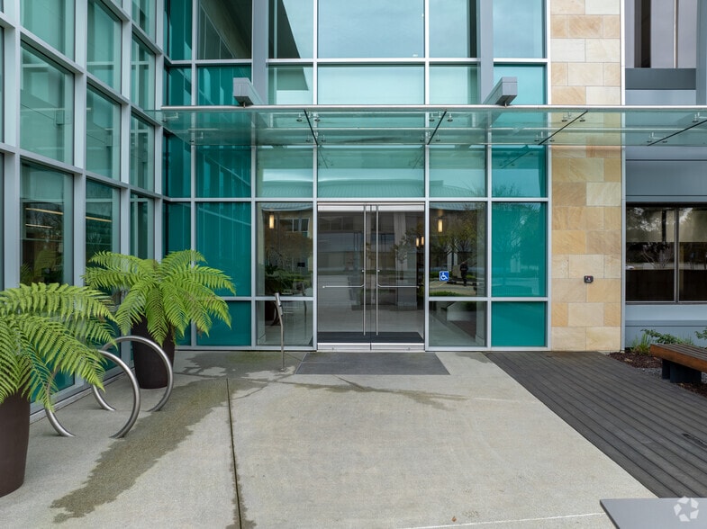 More Photos Of 1060 Marsh Rd, Menlo Park Office For Lease