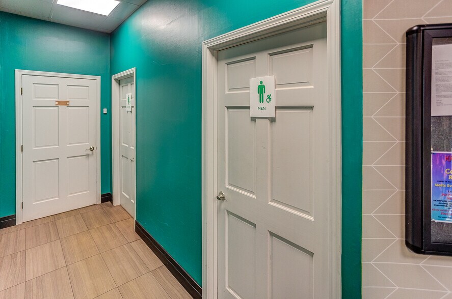 More Photos Of 109 S Park St, Sesser Fast Food For Sale