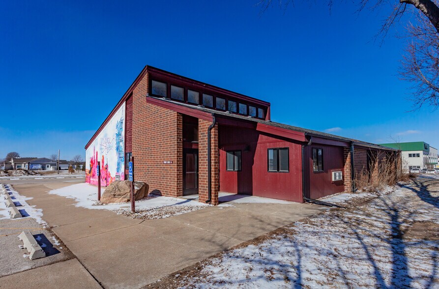 More Photos Of 1380 NE 66th Ave, Des Moines Flex For Sale