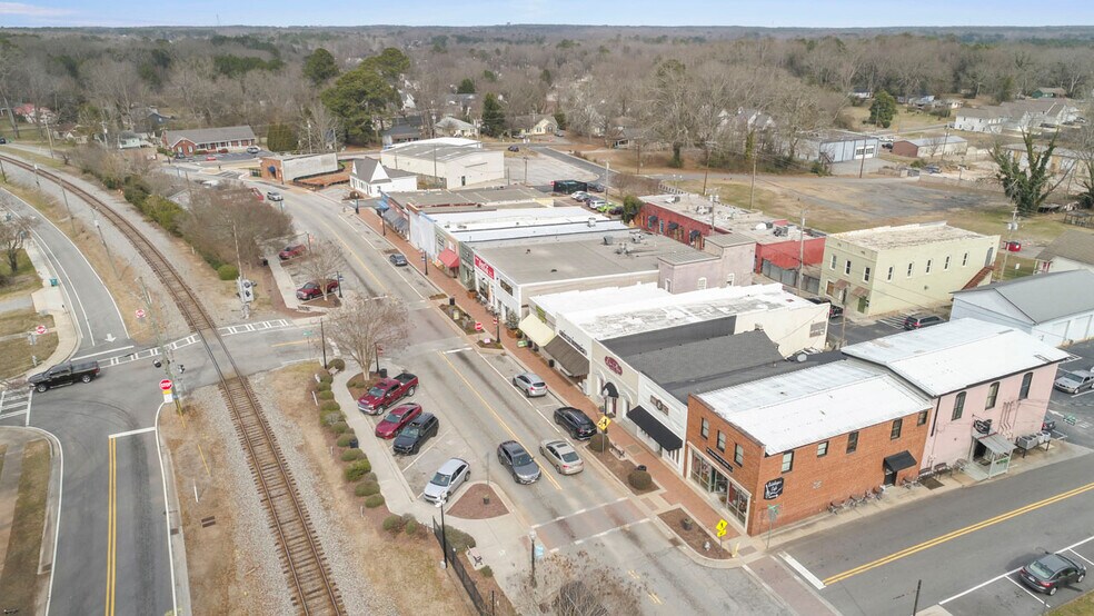 More Photos Of 38 E Main St, Hampton Medical For Lease