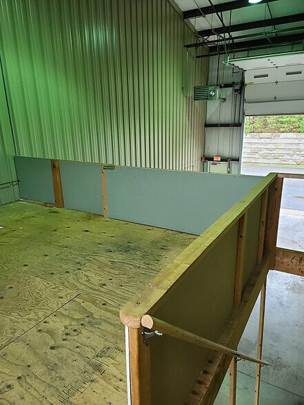 More Photos Of 5 Katie Marie Dr, Bourne Warehouse For Lease