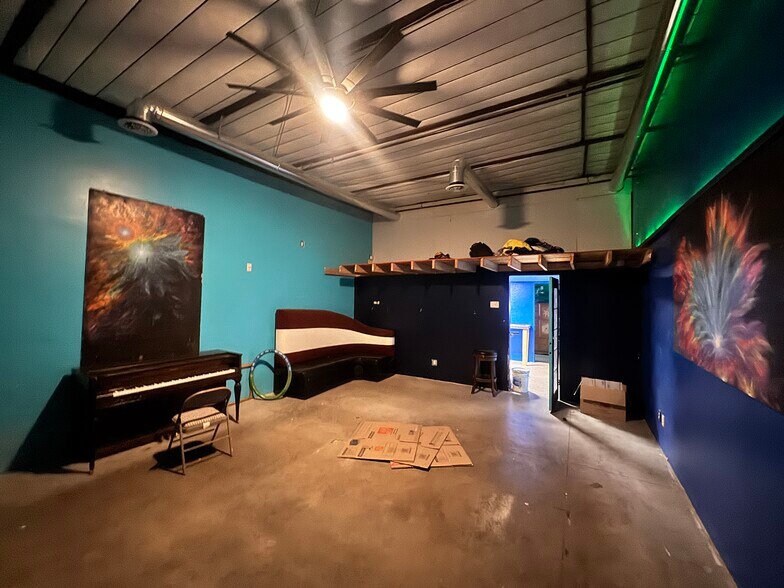 More Photos Of 947 Federal Blvd, Denver Warehouse For Sale