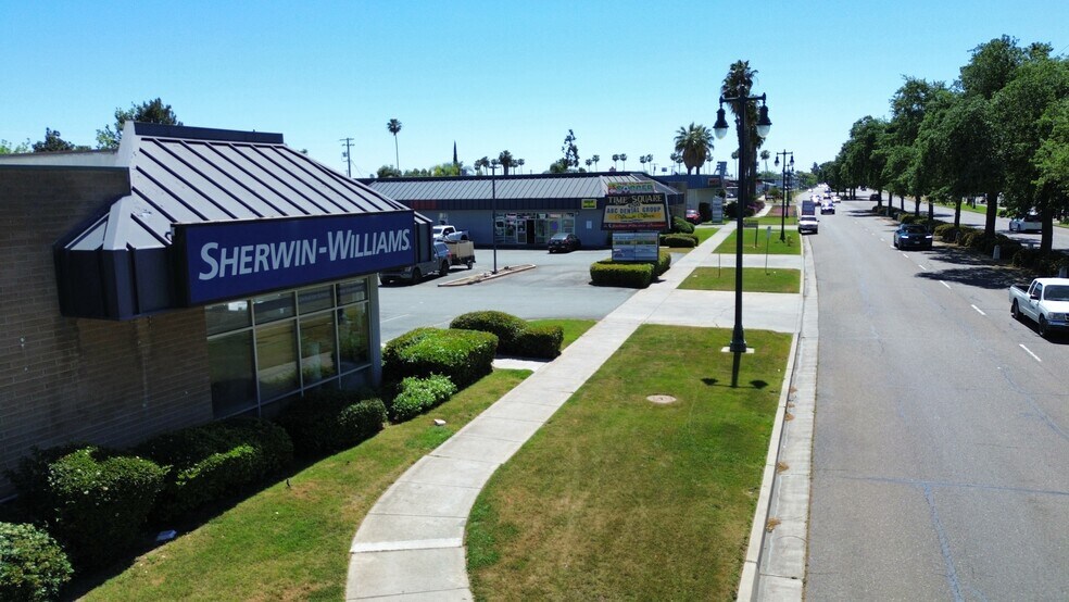 Primary Photo Of 920 S Cherokee Ln, Lodi Freestanding For Lease