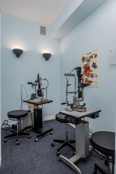 More Photos Of 5918 69th Ave, Ridgewood Office Residential For Lease