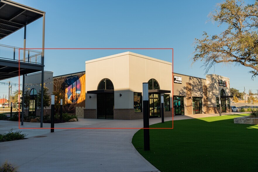 More Photos Of 2860 Military dr, San Antonio General Retail For Lease