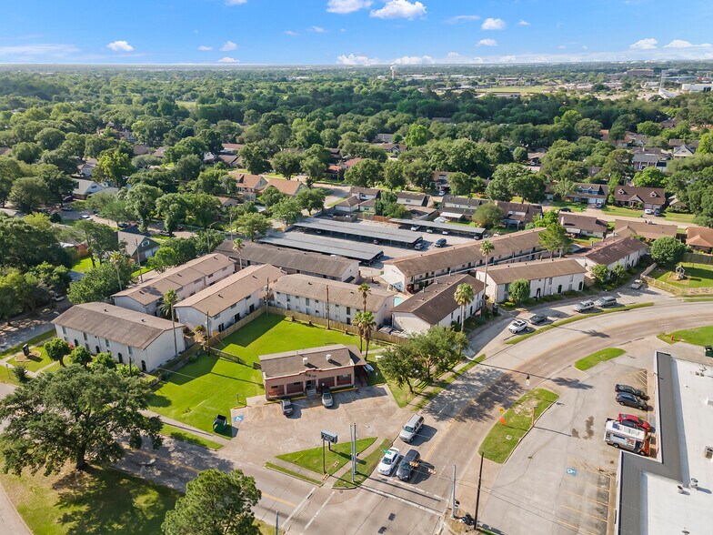 More Photos Of 2323 Burke, Pasadena Apartments For Sale