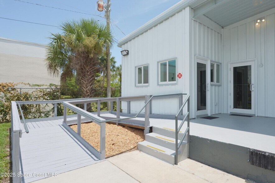 More Photos Of 425 S Wickham Rd, Melbourne Flex For Sale