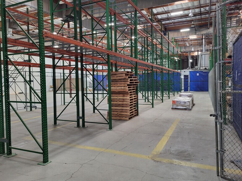 More Photos Of 2390 Ward Ave, Simi Valley Manufacturing For Lease