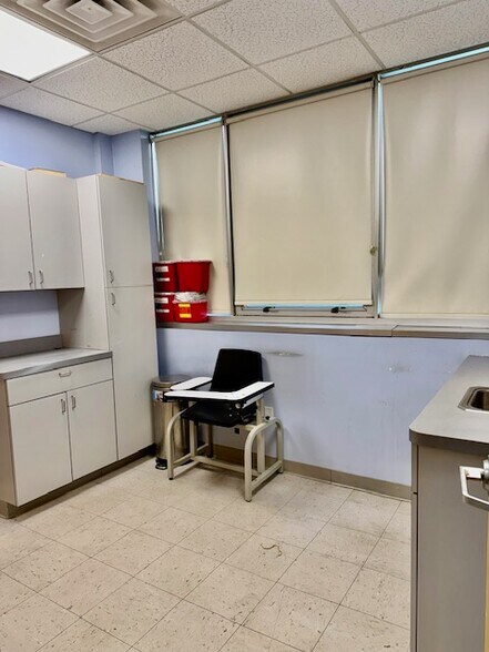 More Photos Of 333 Old Hook Rd, Westwood Medical For Sale