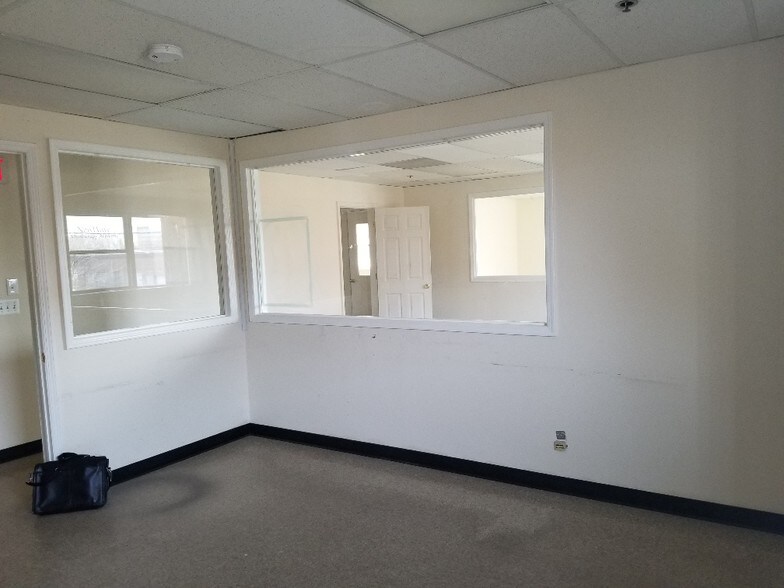 More Photos Of 29 Fairview St, Palisades Park Office For Lease