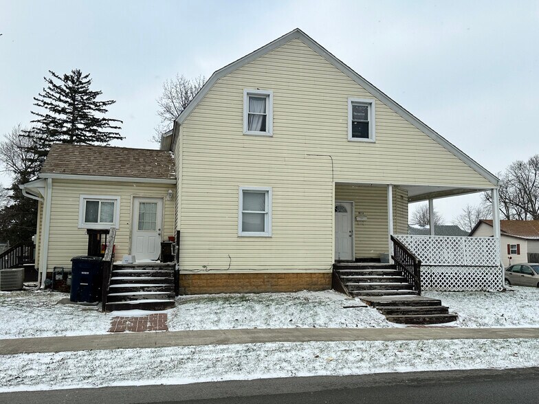 More Photos Of 1831 N C St, Elwood Apartments For Sale