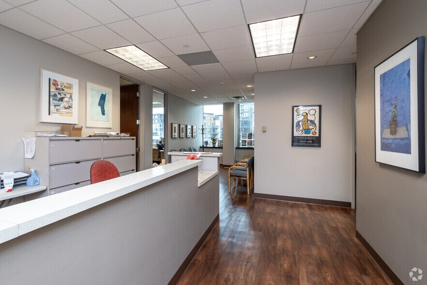 More Photos Of 3033 Excelsior Blvd, Minneapolis Medical For Lease