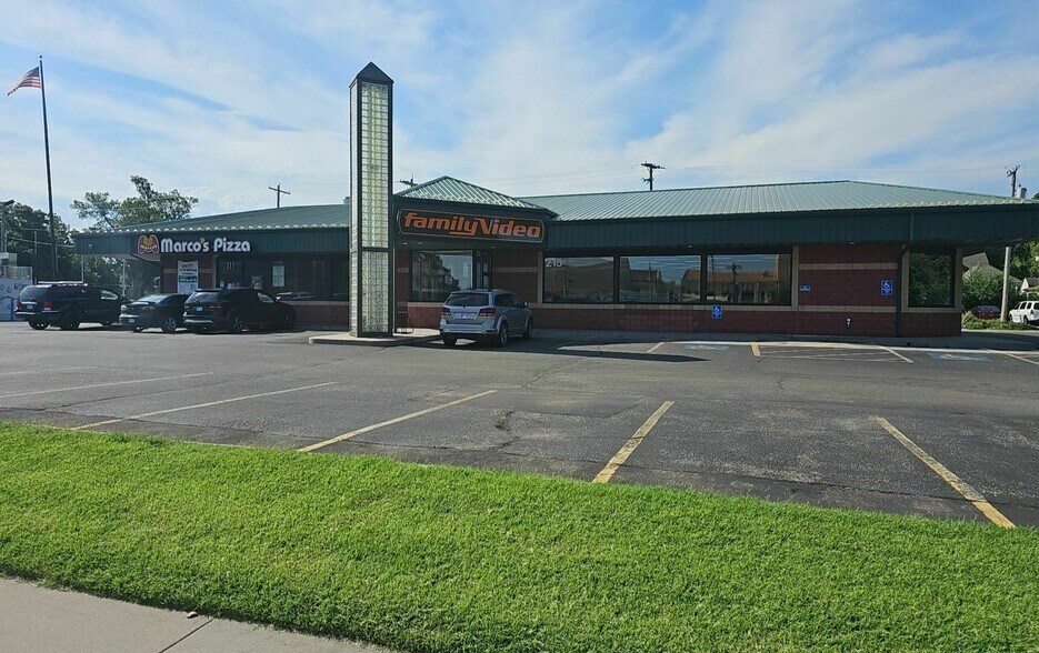 More Photos Of 215 W 6th St, Junction City Freestanding For Lease