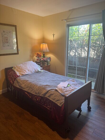 More Photos Of 976 Norton St, San Mateo Healthcare For Sale