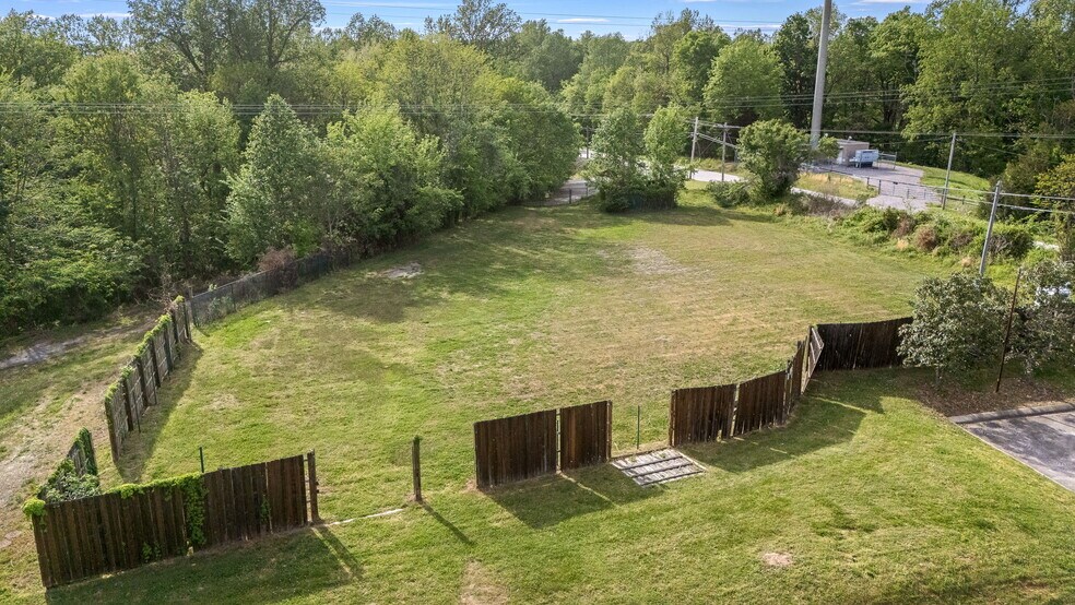 More Photos Of 7080 Dale Ridge Rd, Lancaster Convenience Store For Sale