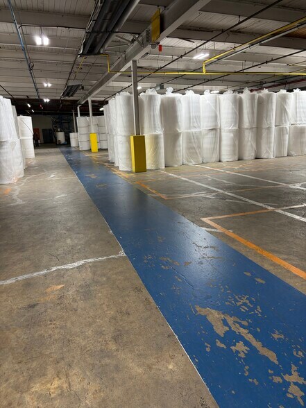 More Photos Of 2020 W Front St, Statesville Manufacturing For Lease